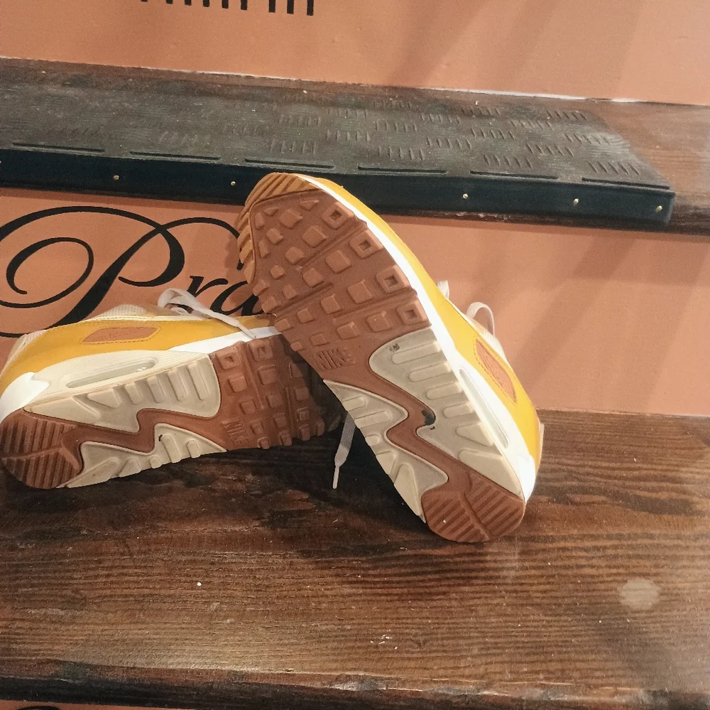 Nike Air Max Sneakers; White, Carmel and Tan. Barely Worn - Picture 7 of 8